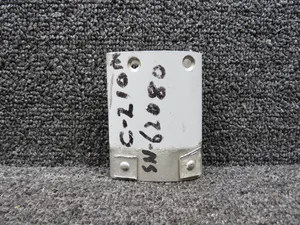 1221098-2 Cessna 210M Pitot Tube Connector Assembly (Broken Brackets)